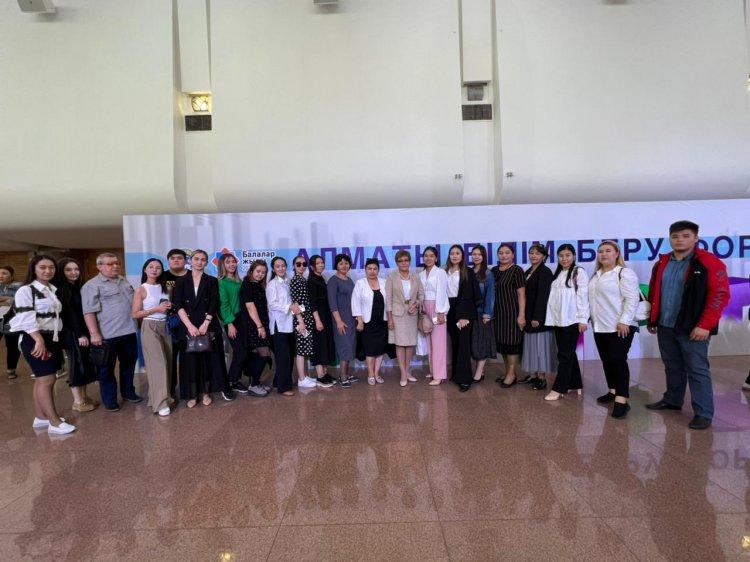 с Днем Учителя, дорогие коллеги!